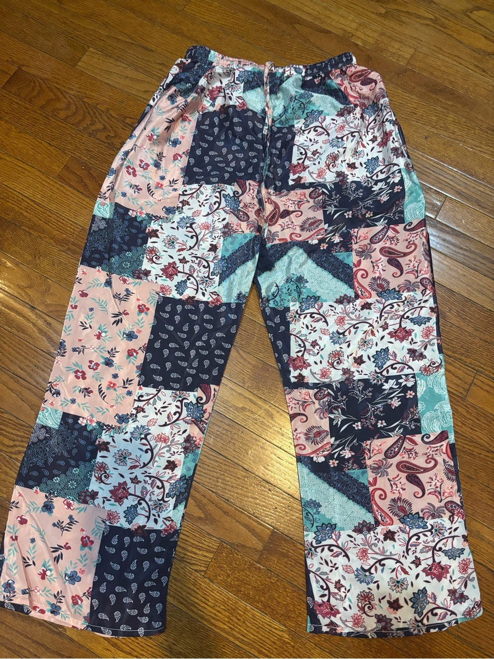 patchwork print wide-leg pants featuring a multicolor floral and paisley design